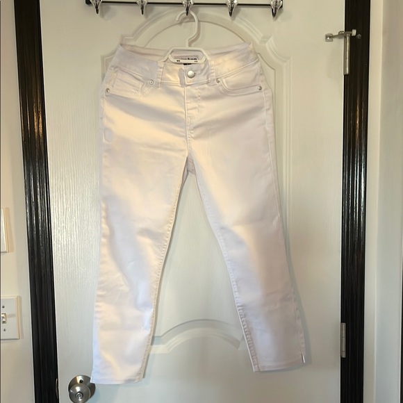 Women's White Jeans - Picture 2 of 4